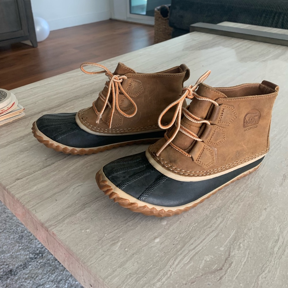 Waterproof Sorel Shortie Snow boots